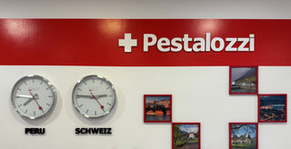 Ein Stück Schweiz in Lima: MONDAINE Uhren am Colegio Pestalozzi
