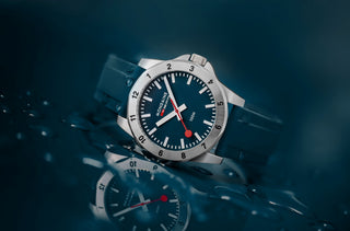 BLAUE STUNDE ZUM SAISONSTART 2026: MONDAINE LAUNCHT SEINE NUMERI BLUELAKE 42MM