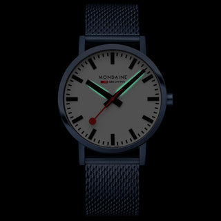 Classic, Blauer Edelstahl, 40 mm	, Nachtansicht mit Hintergrundbeleuchtung