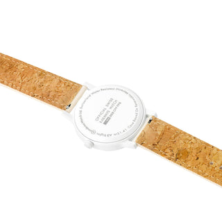essence white, 41mm, nachhaltige Uhr für Damen und Herren, MS1.41111.LT, Ansicht des Gehäusebodens mit Mondaine Gravur