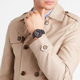 essence, 41mm, vegane, nachhaltige Uhr, MS1.41120.RB, Person mit Armbanduhr am Handgelenk