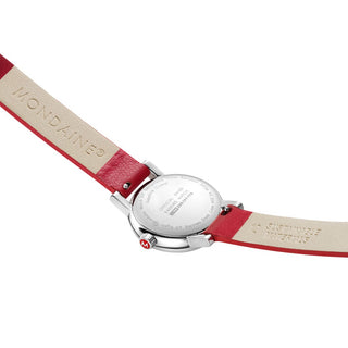 evo2, 26 mm, Rotes Veganes Trauben Leder Uhr, MSE.26110.LCV, Ansicht des Gehäusebodens mit Mondaine Gravur