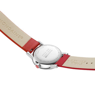 evo2, 30 mm, Rotes Veganes Trauben Leder Uhr, MSE.30210.LCV, Ansicht des Gehäusebodens mit Mondaine Gravur